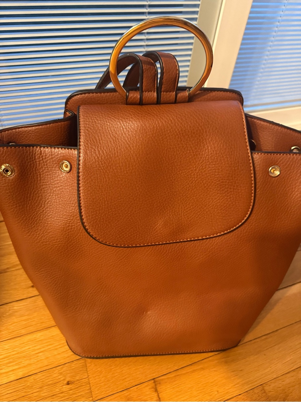 Women’s Tan Leather Tote Bag with Gold Ring Handles